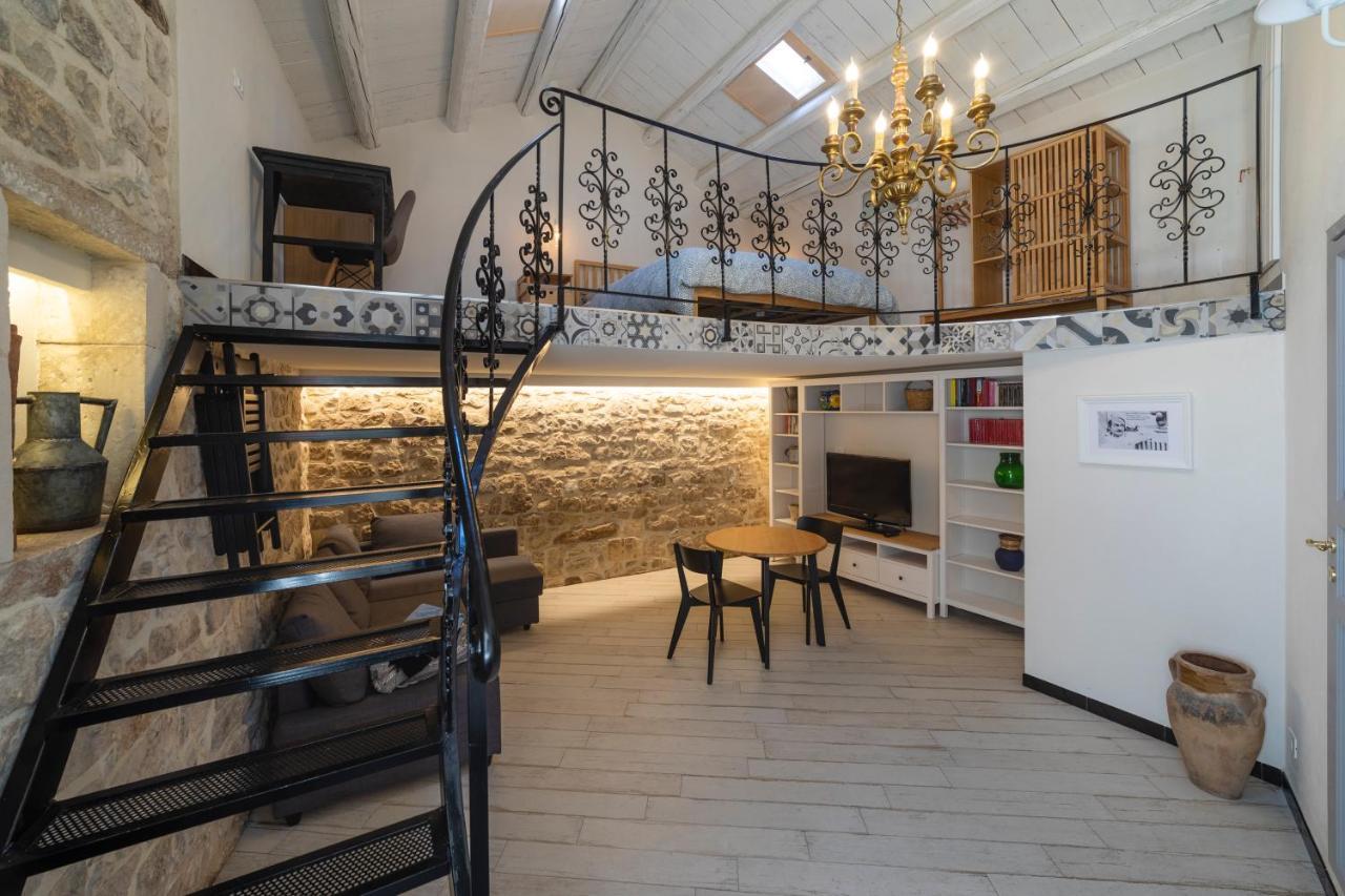 Mura Di Pietra Modica Luaran gambar