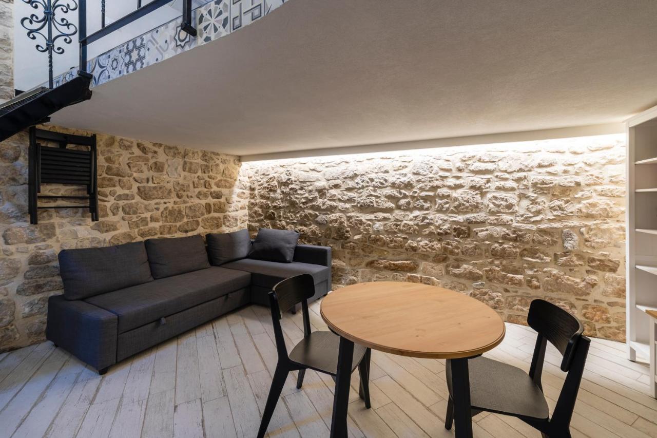 Mura Di Pietra Modica Luaran gambar