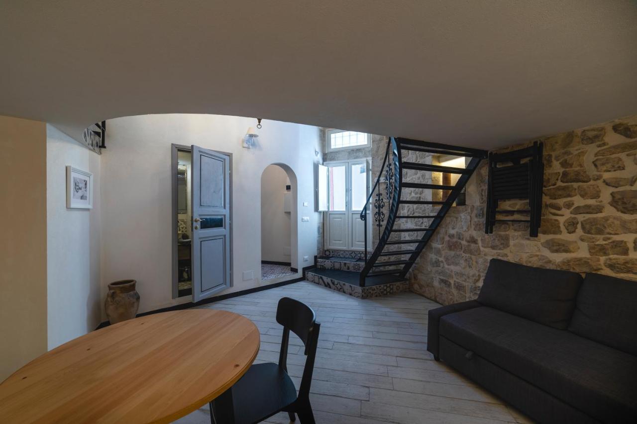 Mura Di Pietra Modica Luaran gambar