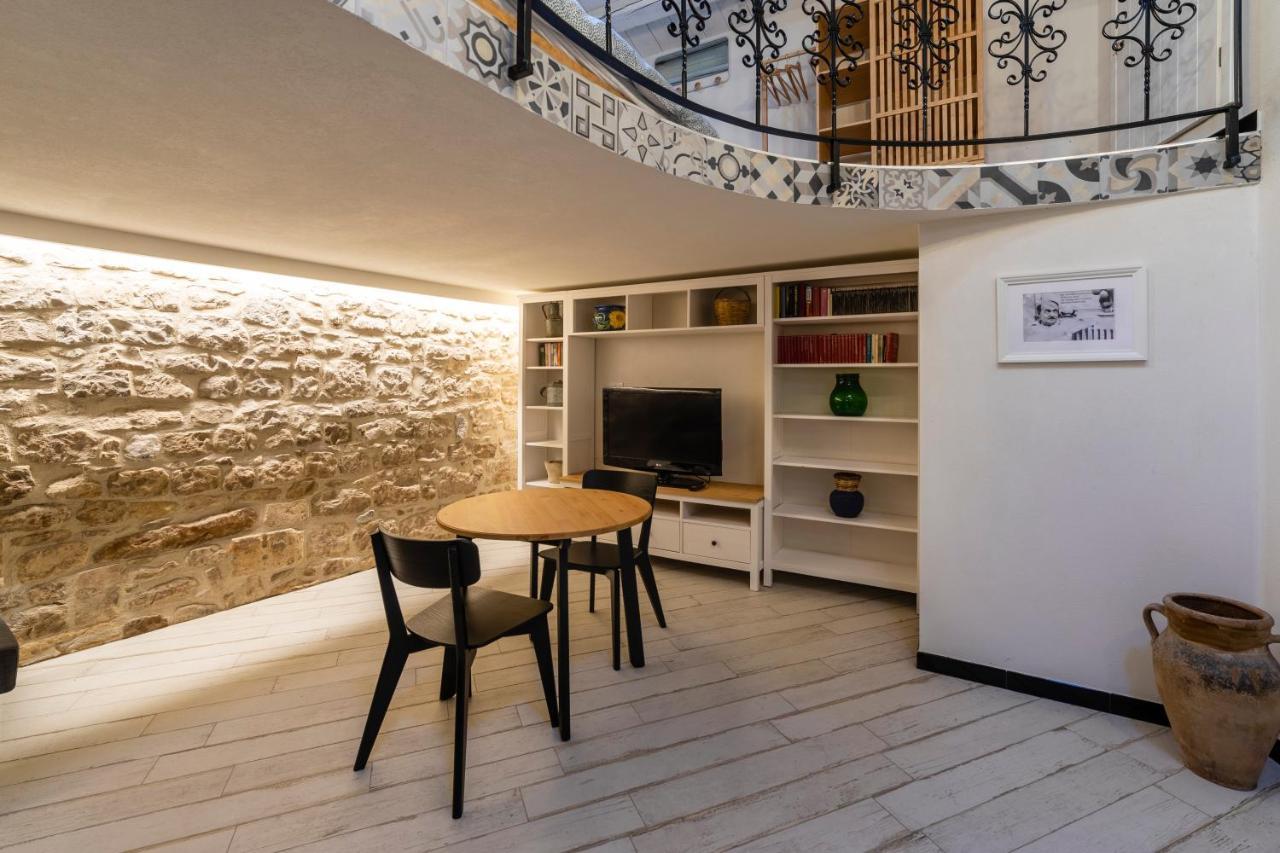 Mura Di Pietra Modica Luaran gambar